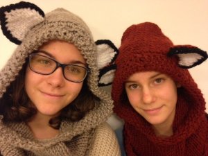 Rókasapka a megajándékozottak fején. TündérKamra Textilműhely